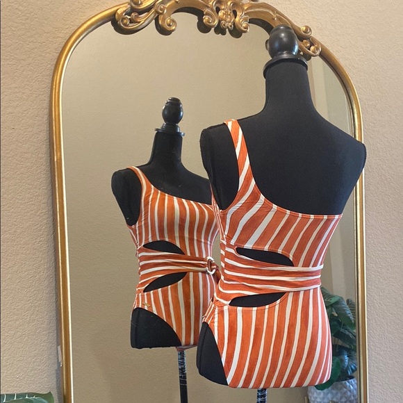 Vince Camuto Swim Papaya One Shoulder Wrap One-Piece Retro Swimsuit Size 6 - Picture 10 of 12